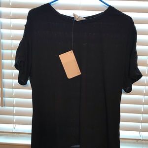 Black fabletics workout t shirt